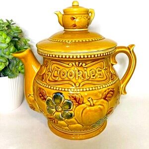 Vintage Cookie Jar Tea pot Shape with Tea Pot Lid